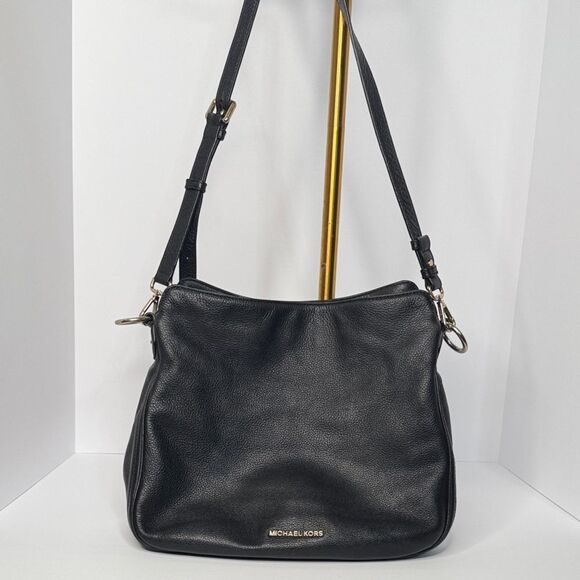 Michael Kors Classic Black Shoulder Bag - Picture 1 of 8